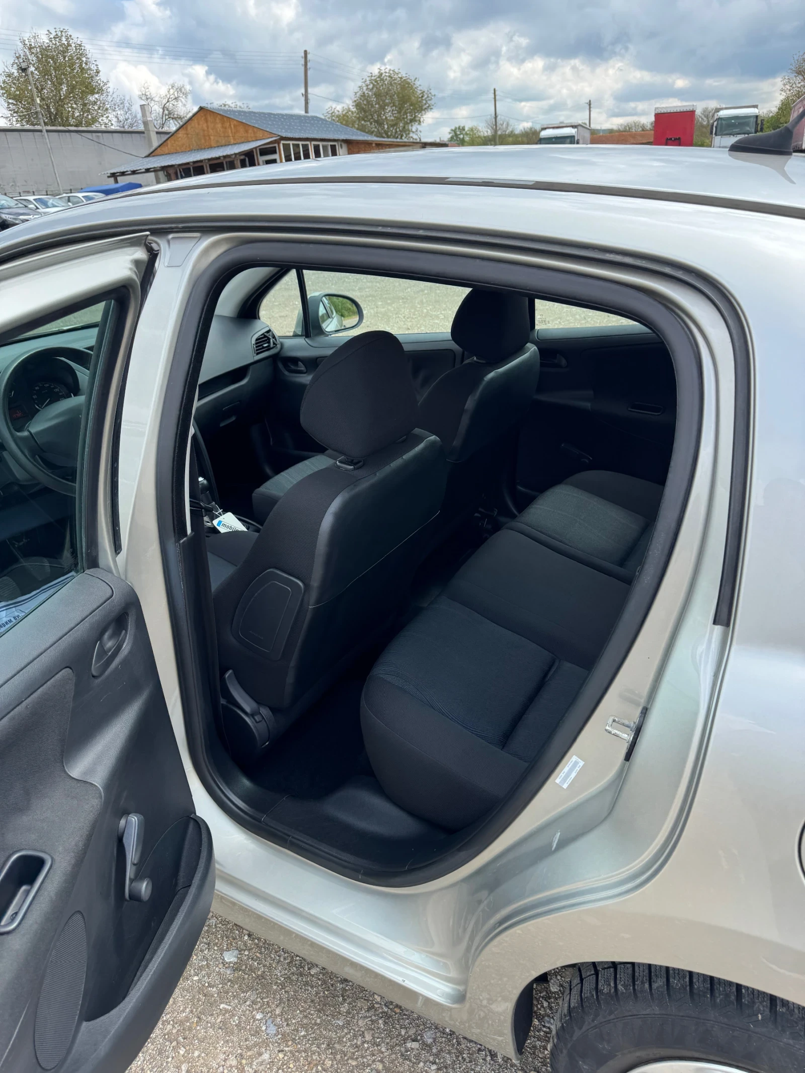 Peugeot 207, снимка 10 - Автомобили и джипове - 54403141