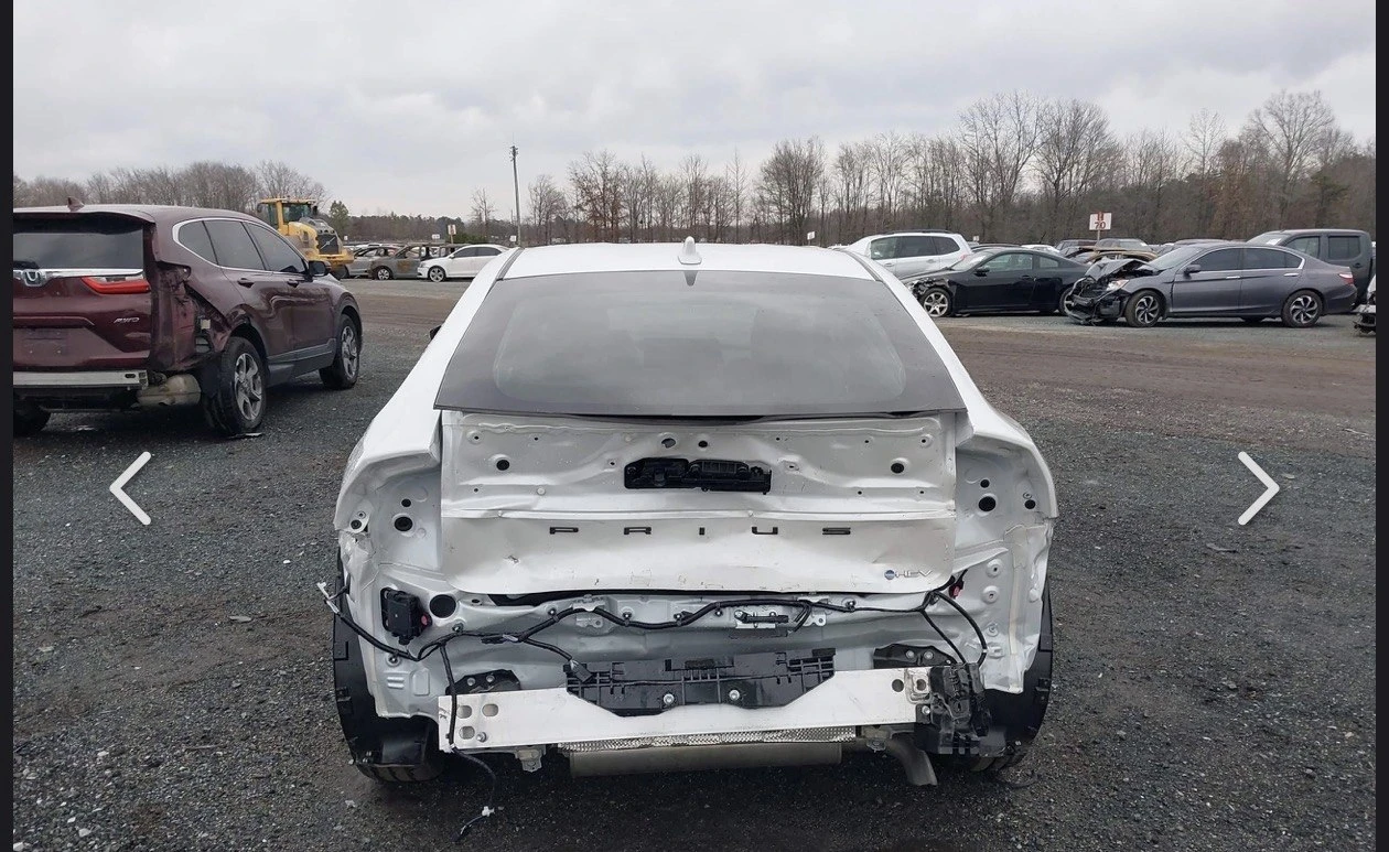 Toyota Prius XW60, снимка 4 - Автомобили и джипове - 54518338