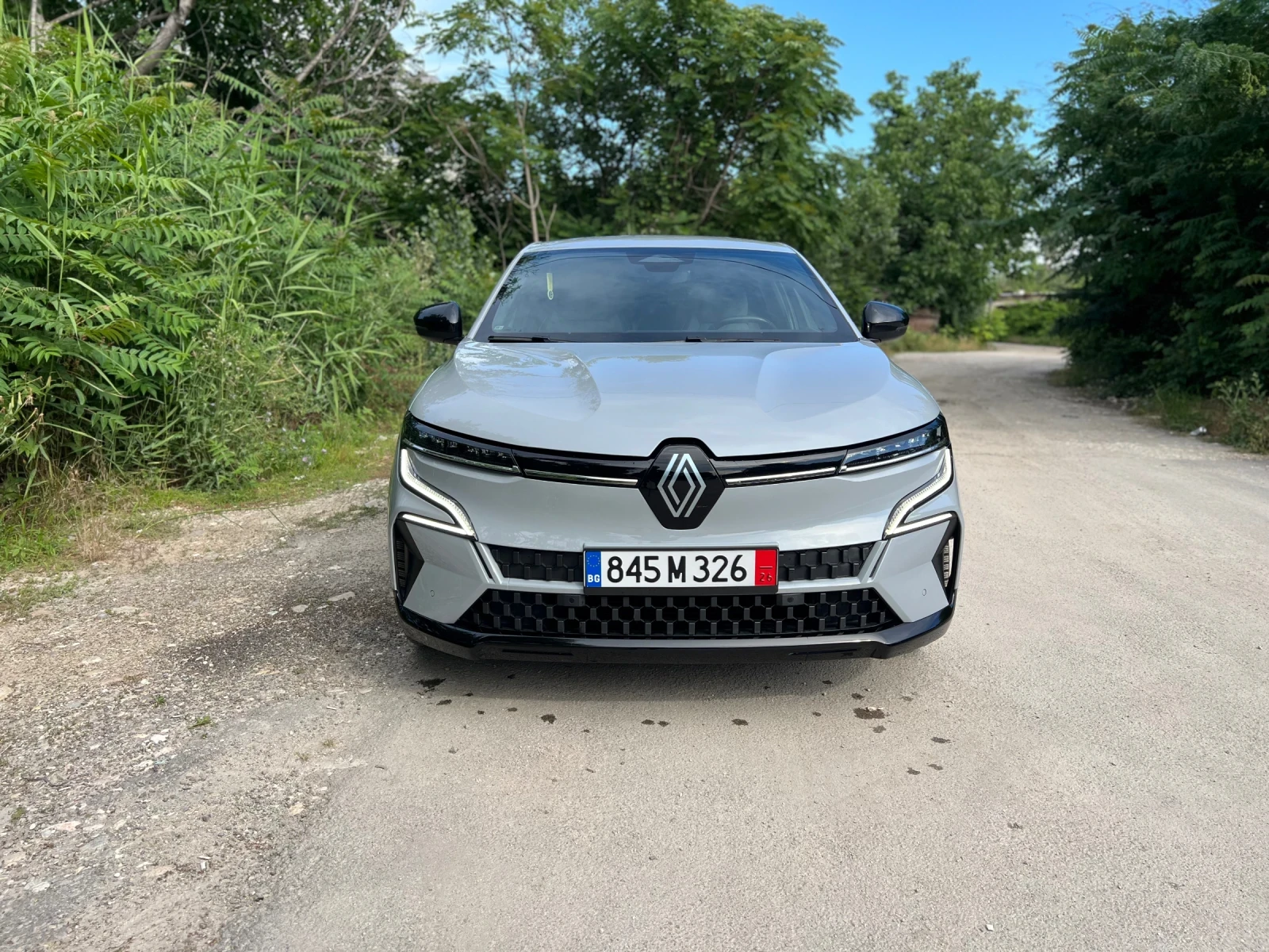 Renault Megane E-TECH ev40, снимка 3 - Автомобили и джипове - 54857980