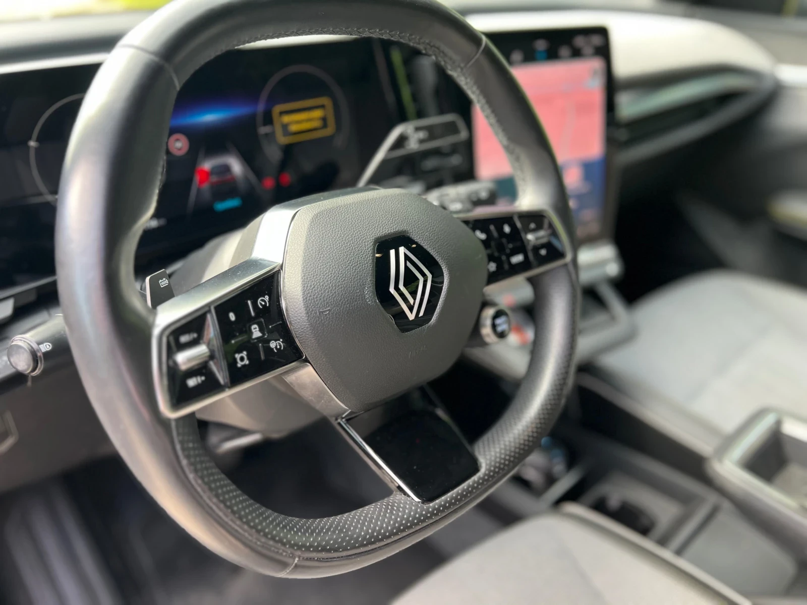Renault Megane E-TECH ev40, снимка 9 - Автомобили и джипове - 54857980