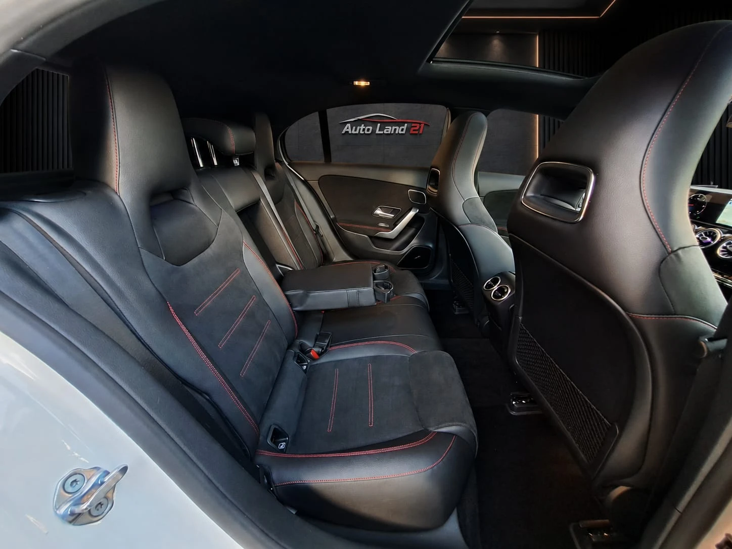 Mercedes-Benz A 200 AMG LINE* BURMASTER* ALCANTARA* 360 KAMERA* 8G, снимка 10 - Автомобили и джипове - 55536500