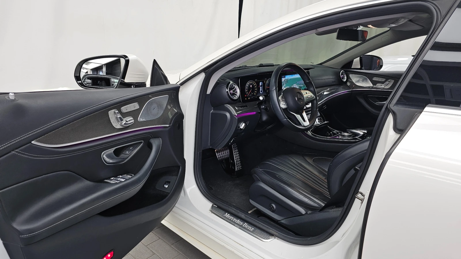 Mercedes-Benz CLS 300 d AMG Line, снимка 9 - Автомобили и джипове - 55618673