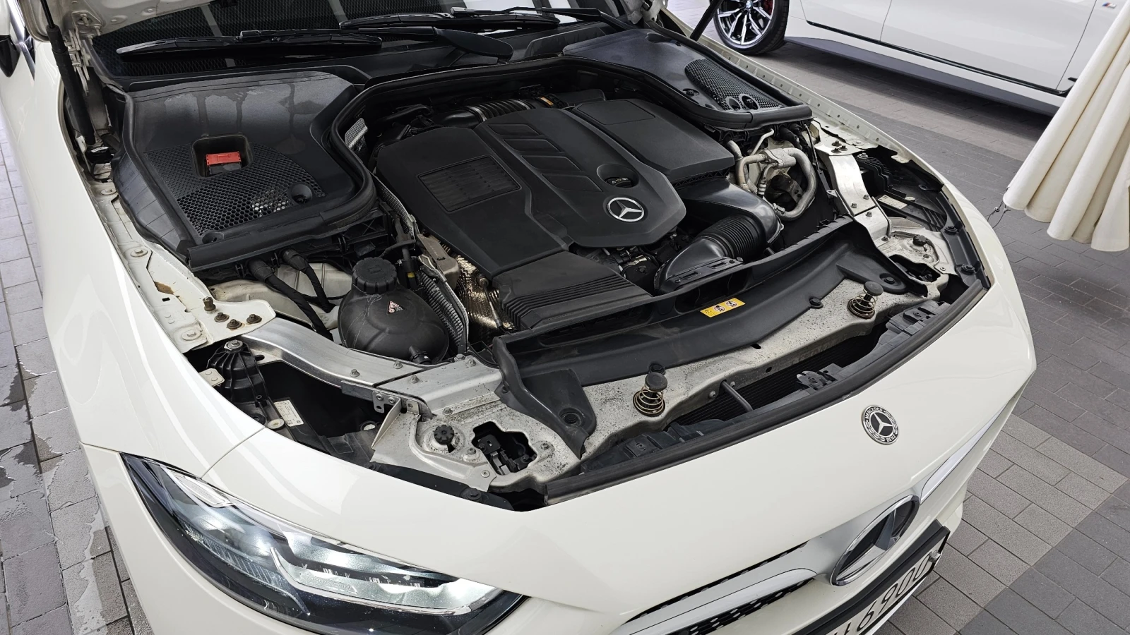 Mercedes-Benz CLS 300 d AMG Line, снимка 6 - Автомобили и джипове - 55618673