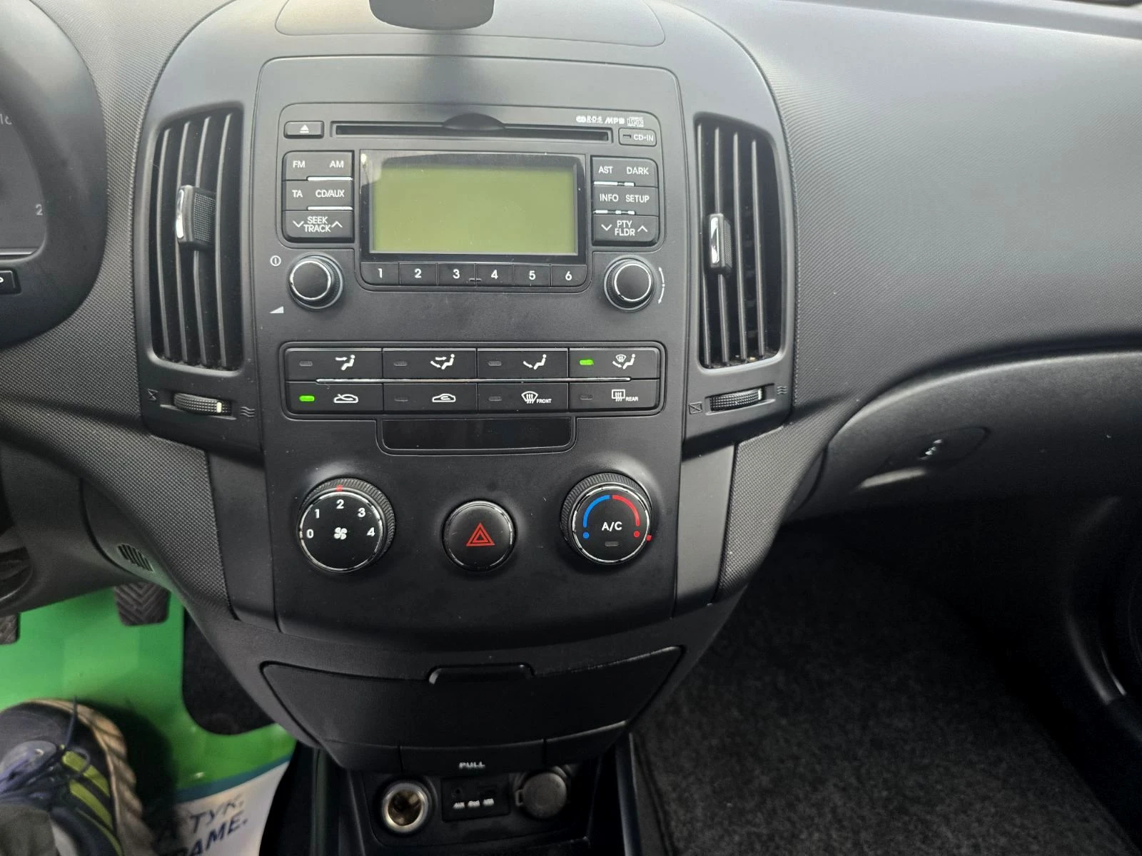 Hyundai I30 1.6CRDI/ПЕРФЕКТЕН, снимка 11 - Автомобили и джипове - 56066233