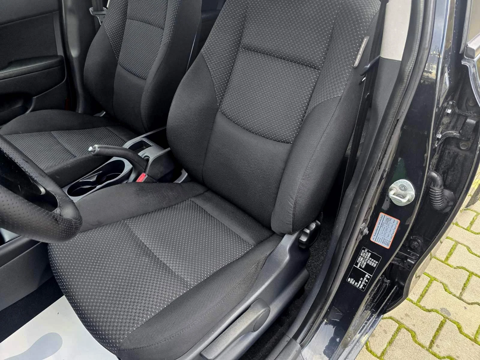 Hyundai I30 1.6CRDI/ПЕРФЕКТЕН, снимка 9 - Автомобили и джипове - 56066233