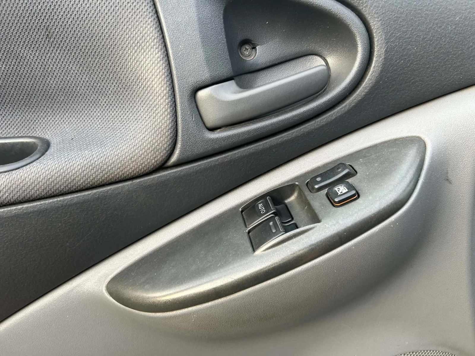 Toyota Yaris 1.4, снимка 8 - Автомобили и джипове - 56458917