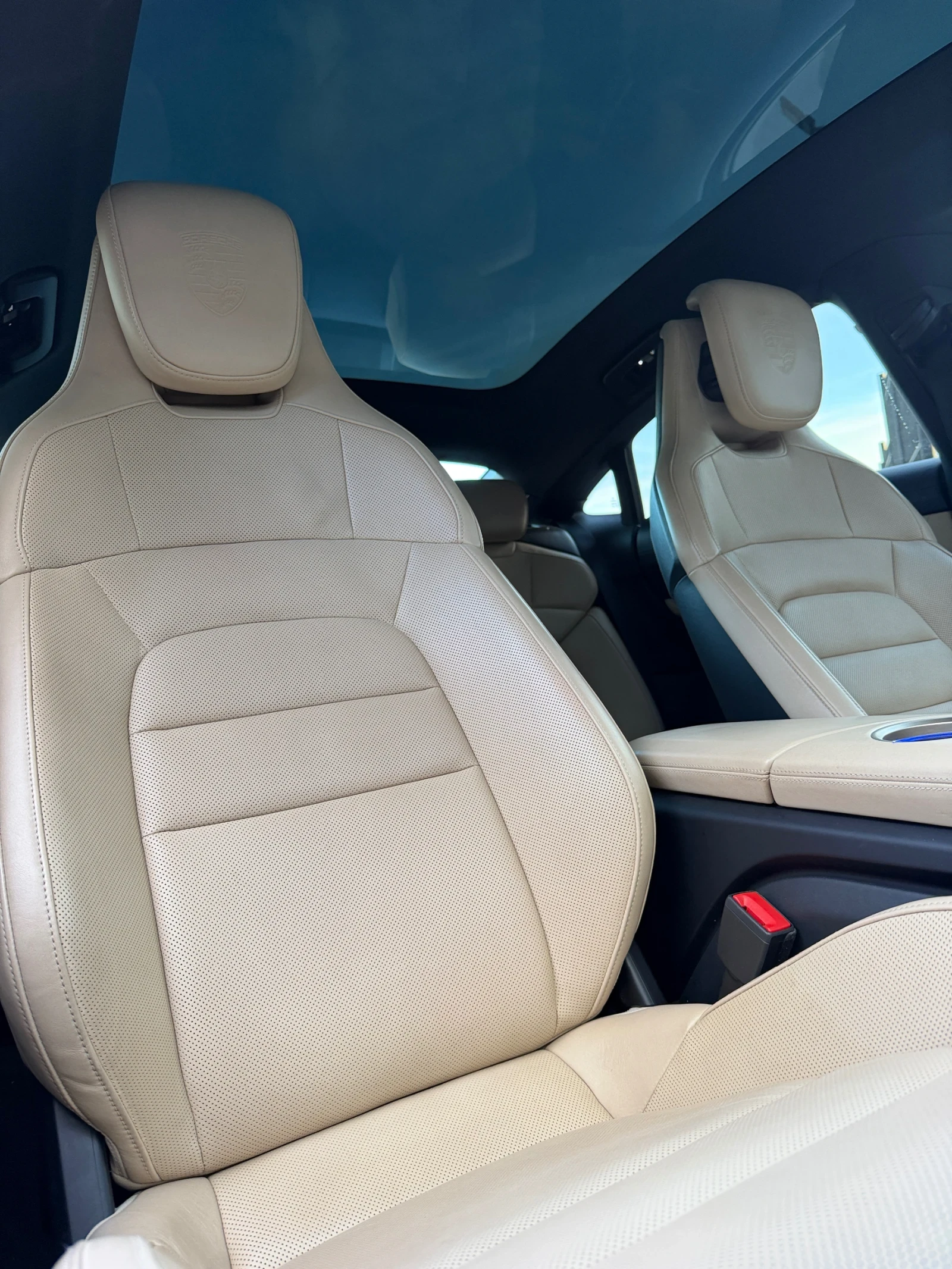 Porsche Taycan Бартер лизинг, снимка 12 - Автомобили и джипове - 56602402