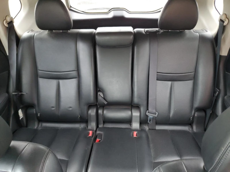 Nissan Rogue S 4x4, снимка 10 - Автомобили и джипове - 48551892