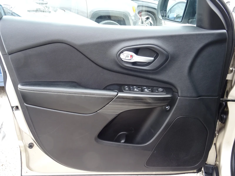 Jeep Cherokee 2.0 Mjt II D 170k AT9 4WD Active Drive I Longitude, снимка 7 - Автомобили и джипове - 51106873