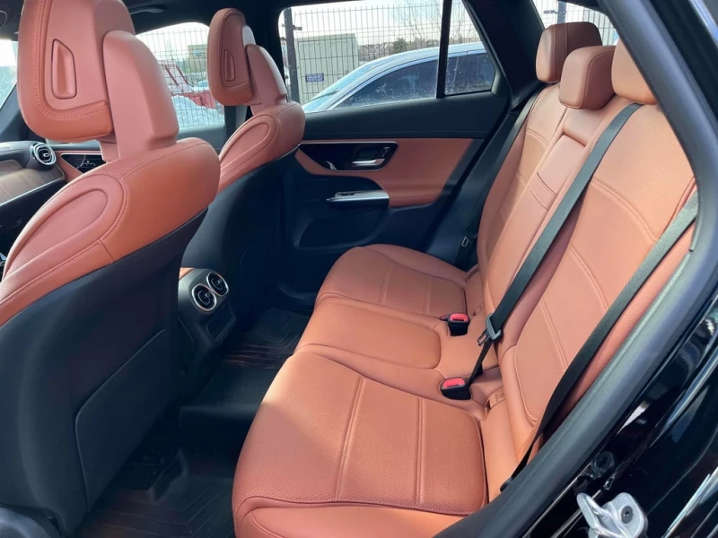 Mercedes-Benz GLC 300 2023* CARFAX * БЕЗ ПЪРВОНАЧАЛНА ВНОСКА, снимка 10 - Автомобили и джипове - 52941645