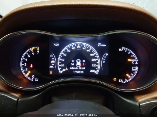 Jeep Grand cherokee SUMMIT 5.7L V-8 VVT, 360HP 4x4, снимка 11 - Автомобили и джипове - 49296793