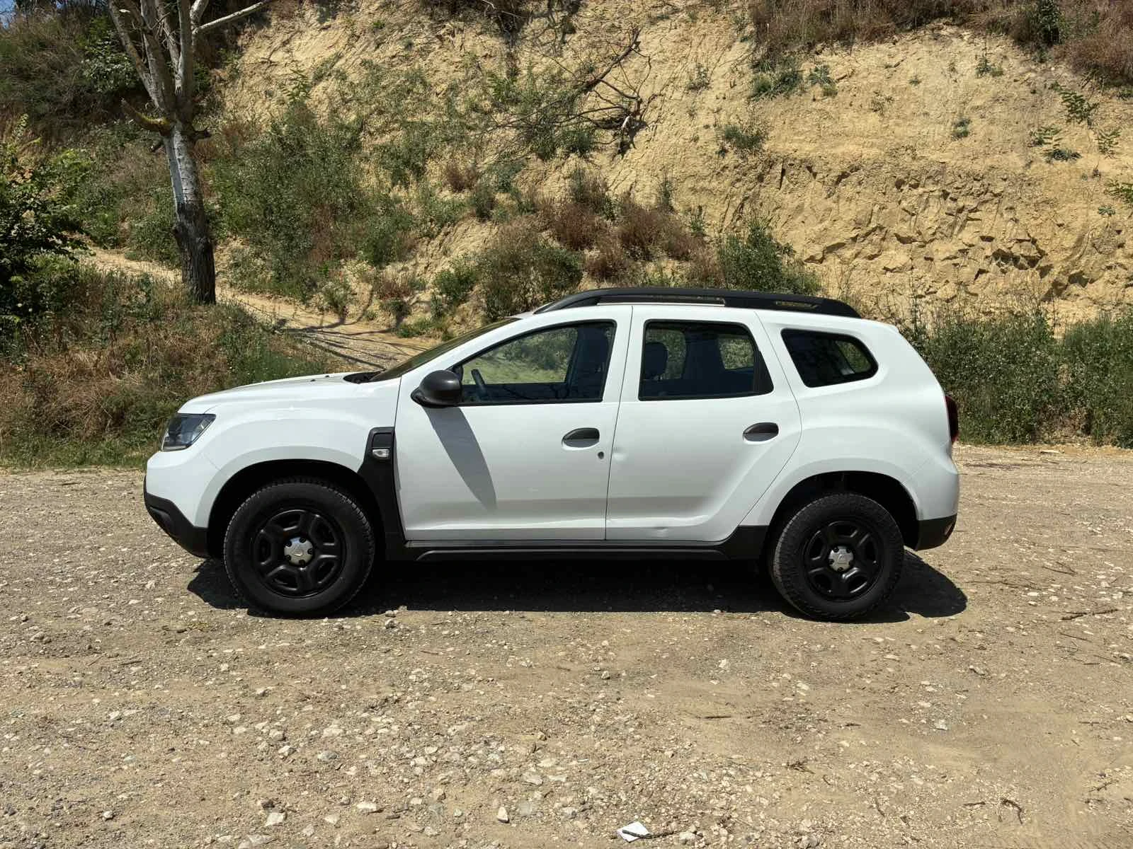 Dacia Duster 1.5, снимка 3 - Автомобили и джипове - 55177623