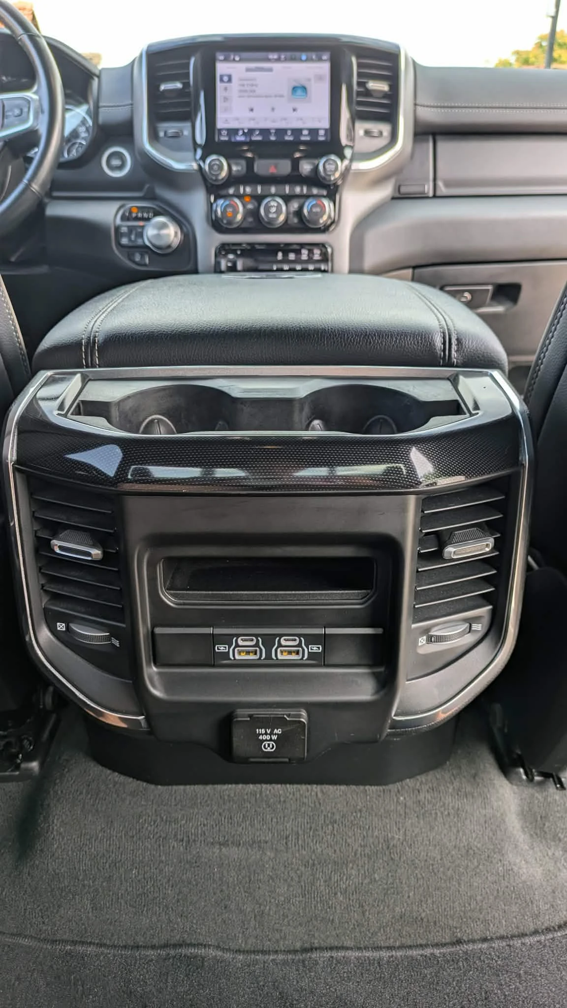 Dodge RAM 1500 Laramie Crew Cab, снимка 4 - Автомобили и джипове - 55547106