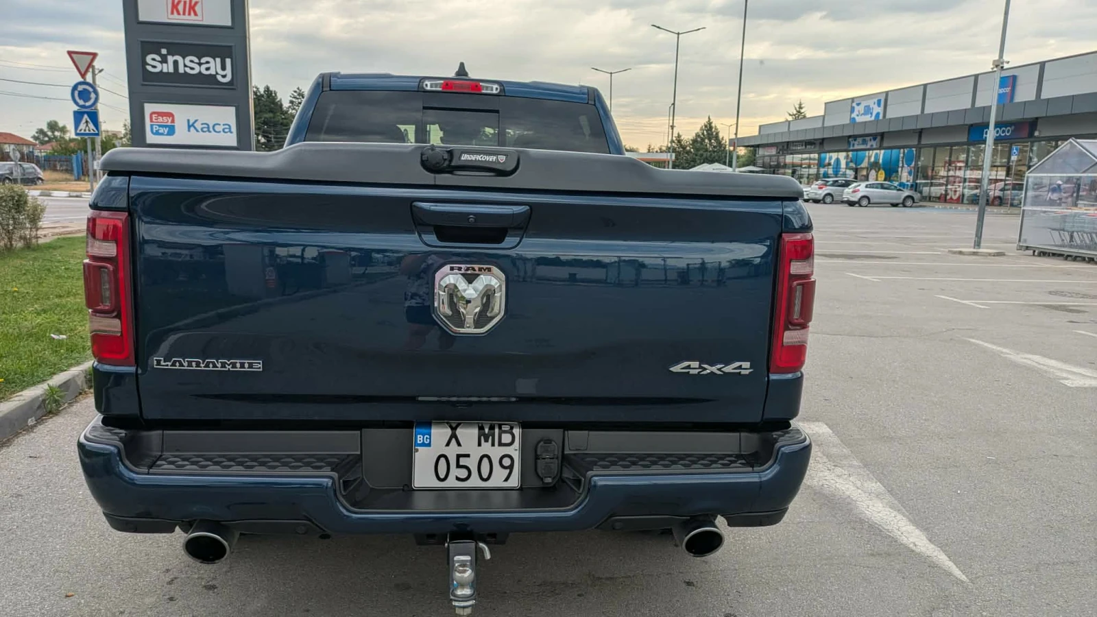 Dodge RAM 1500 Laramie Crew Cab, снимка 3 - Автомобили и джипове - 55547106
