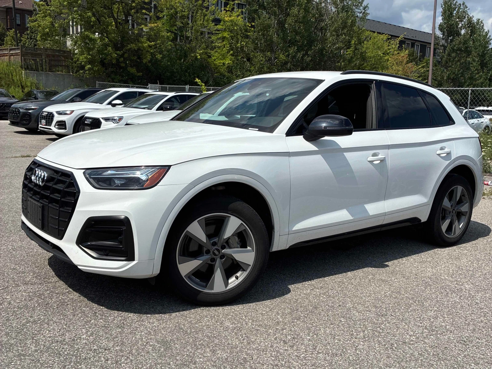 Audi Q5 * Komfort * CARFAX * ОПЦИЯ ЗА ФИНАНСИРАНЕ , снимка 2 - Автомобили и джипове - 55948436