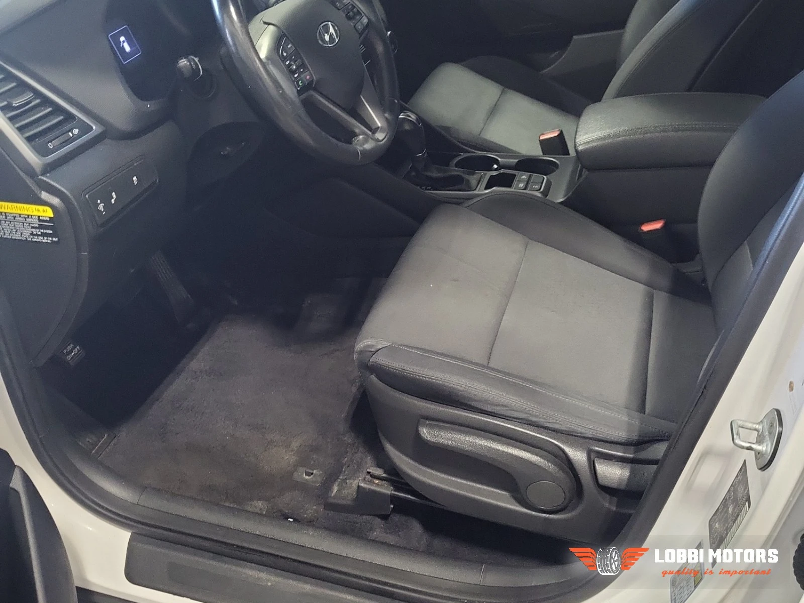 Hyundai Tucson, снимка 3 - Автомобили и джипове - 56018320