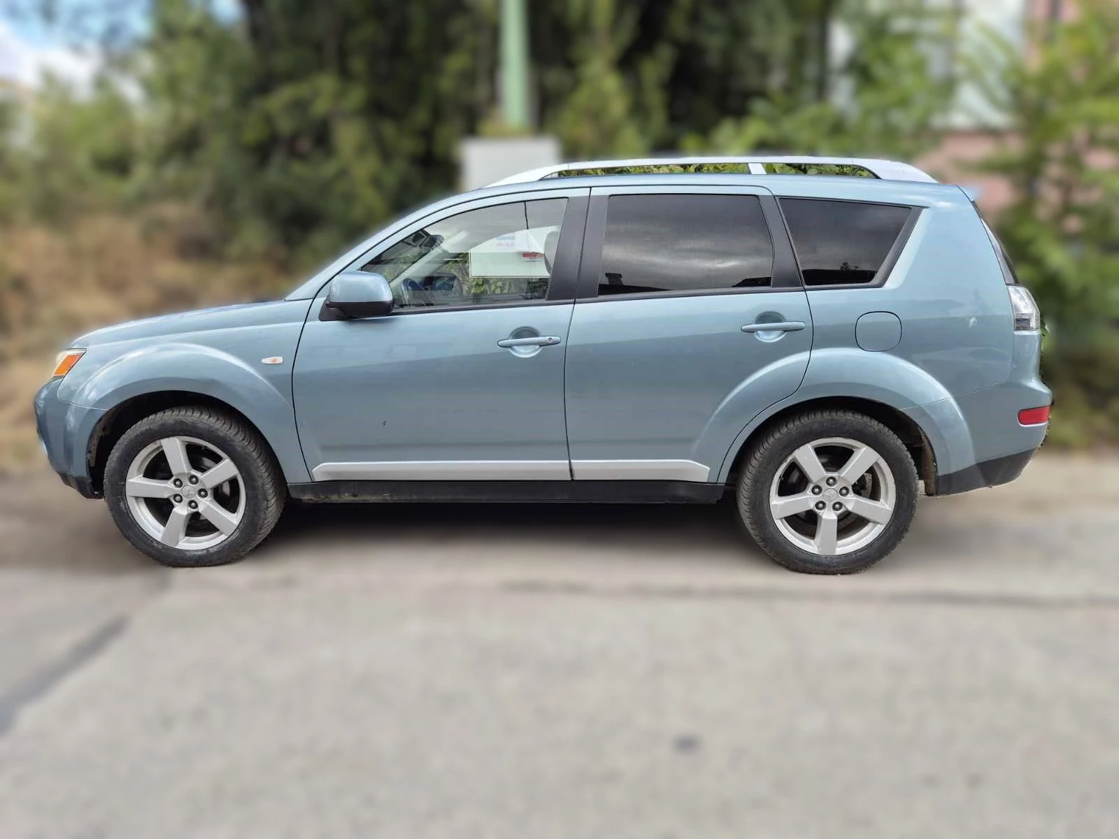 Mitsubishi Outlander (7 места)