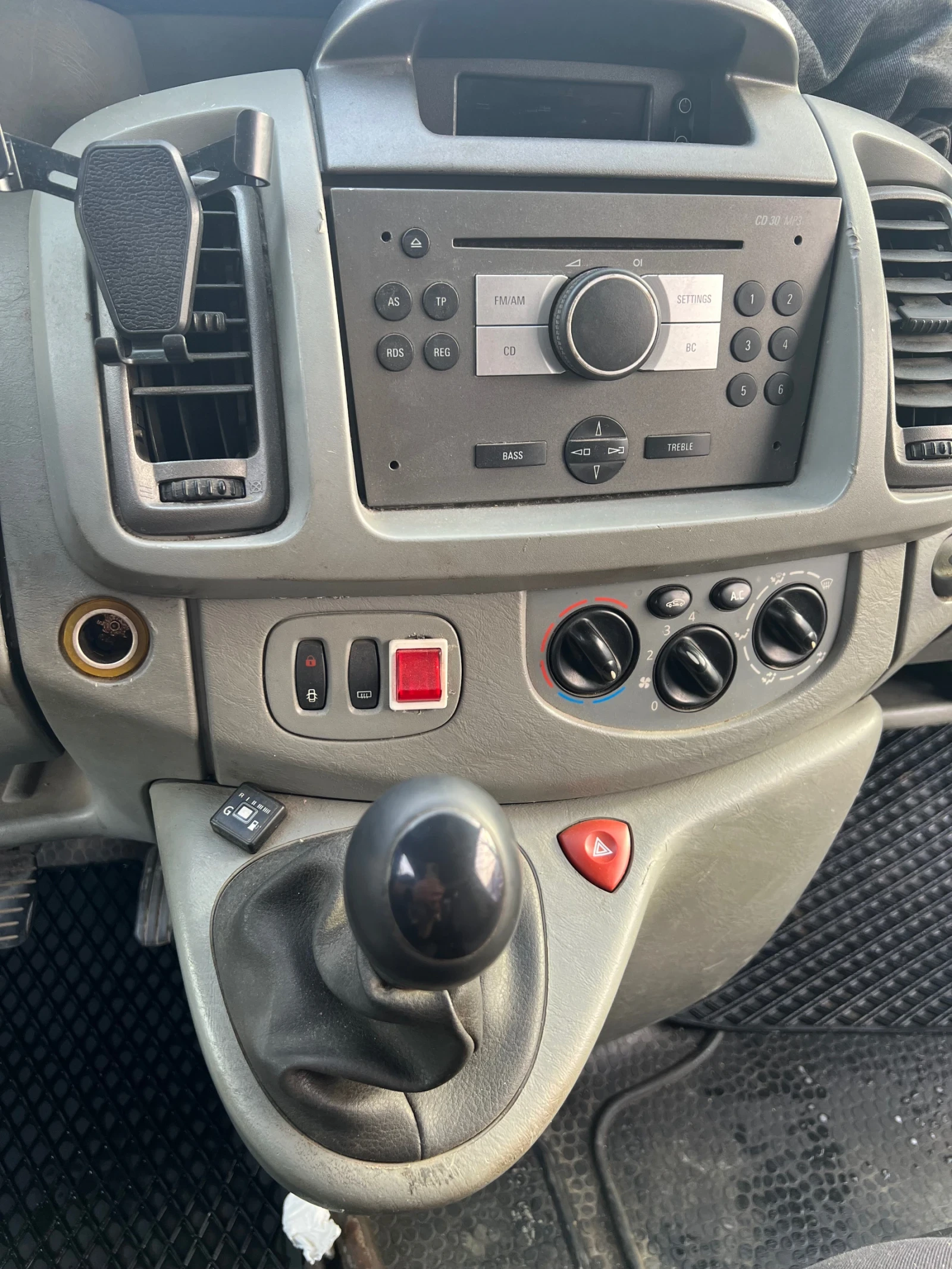 Opel Vivaro 2.0 I gas | Mobile.bg   6