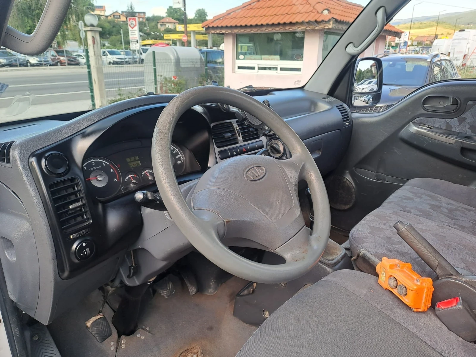 Kia EV3, снимка 12 - Бусове и автобуси - 55381388