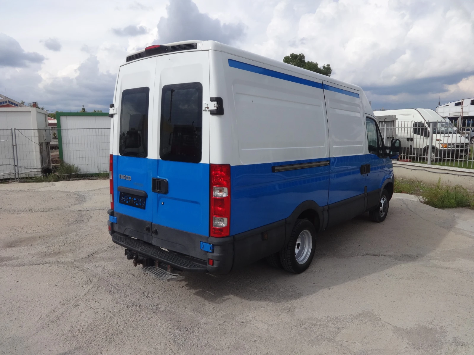 Iveco Daily 35C12  КАТ. * Б* ВНОС ОТ ШВЕЙЦАРИЯ, снимка 6 - Бусове и автобуси - 56102820