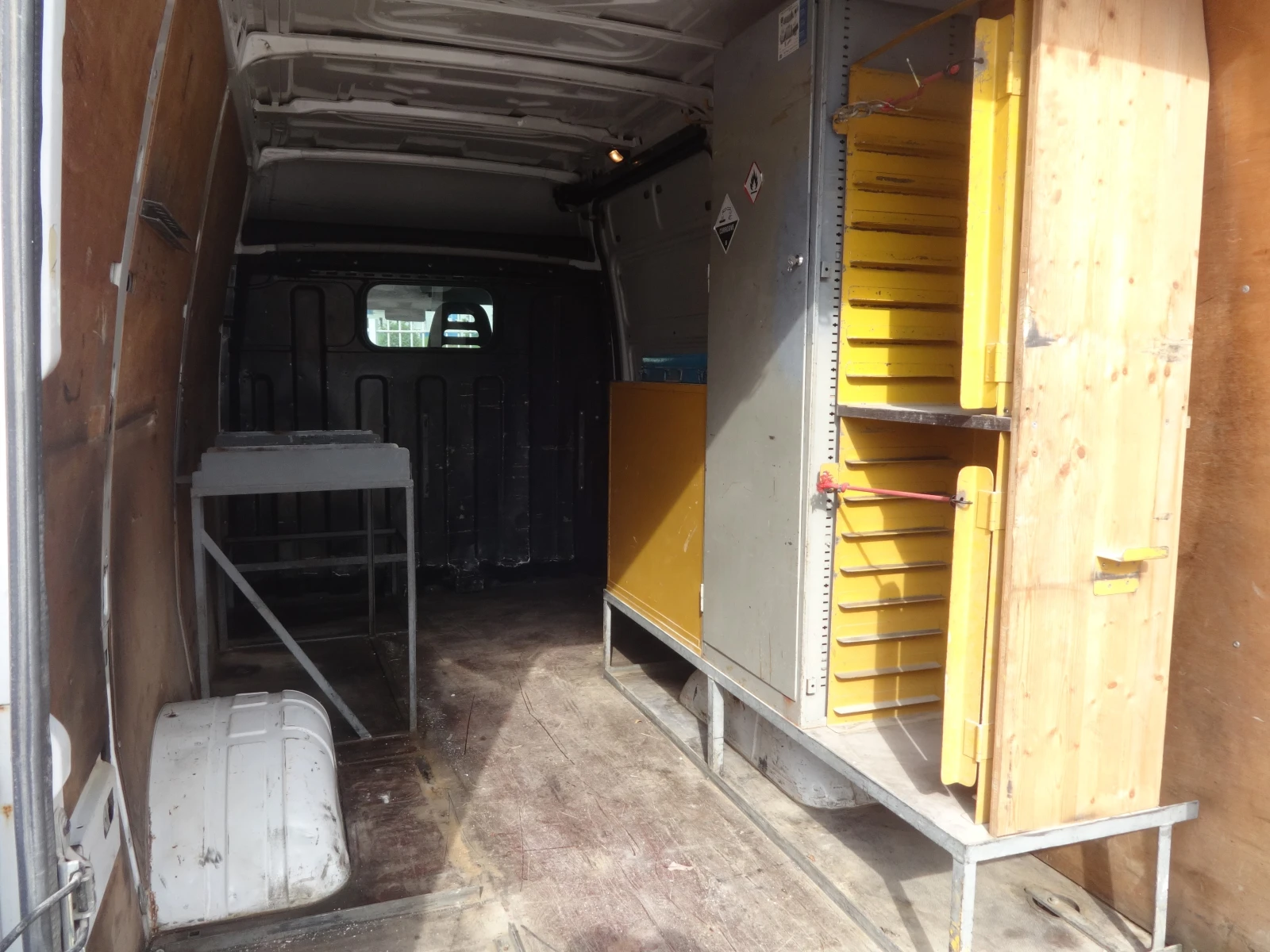 Iveco Daily 35C12  КАТ. * Б* ВНОС ОТ ШВЕЙЦАРИЯ, снимка 8 - Бусове и автобуси - 56102820