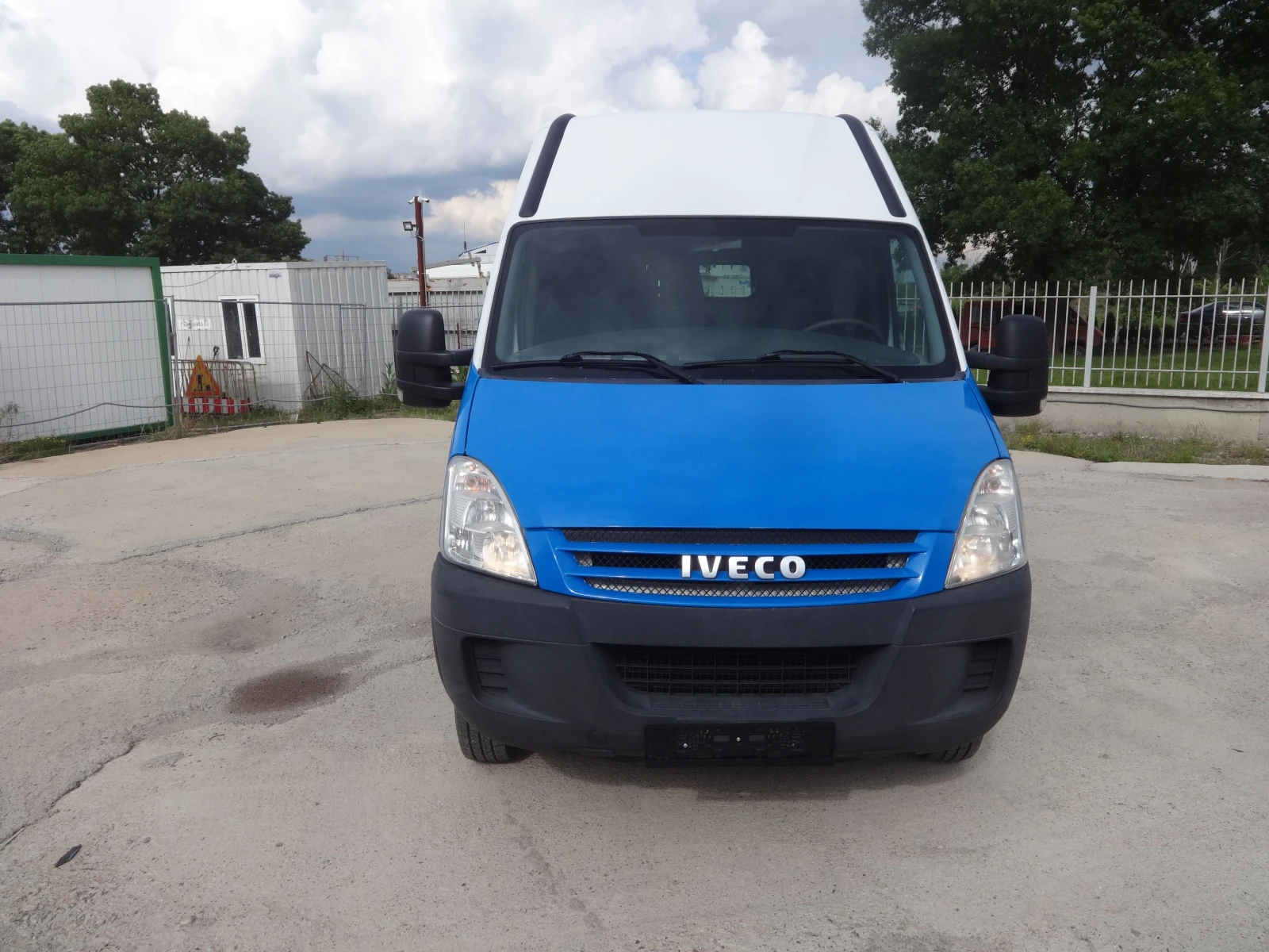 Iveco Daily 35C12  КАТ. * Б* ВНОС ОТ ШВЕЙЦАРИЯ, снимка 2 - Бусове и автобуси - 56102820