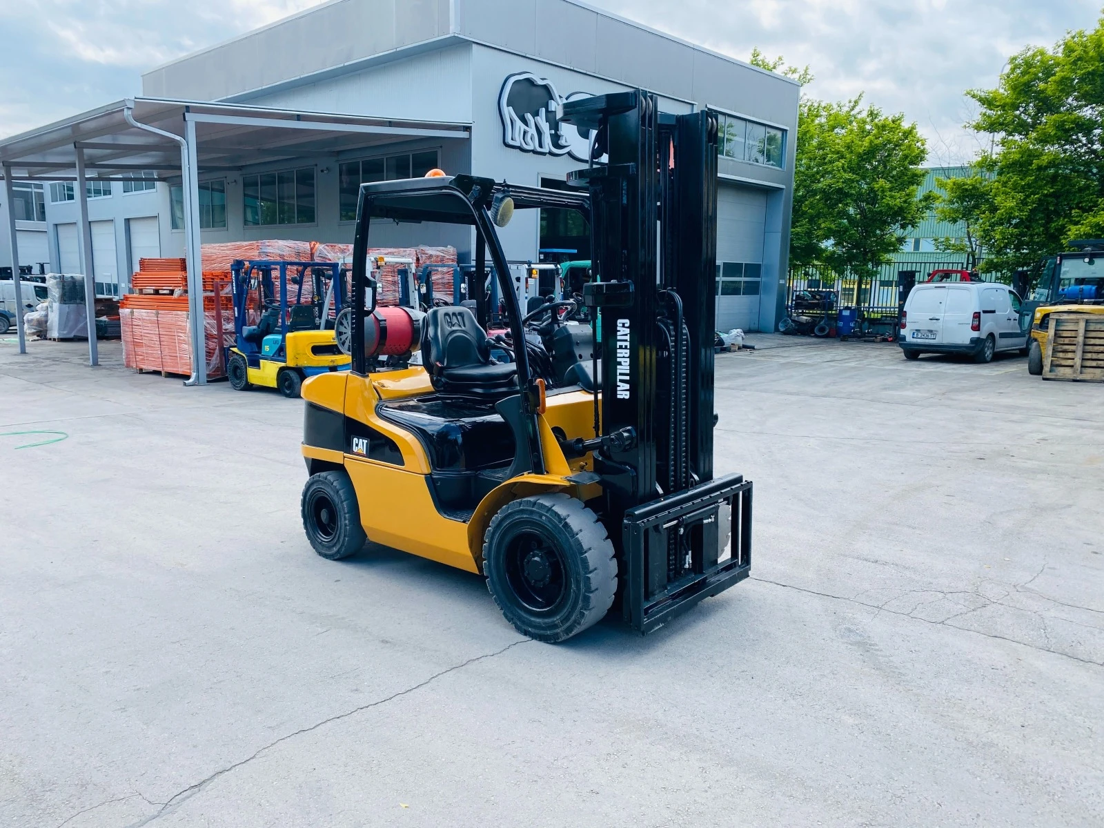 ������� Cat ������� ����������, ������� | Mobile.bg � ����������� 5