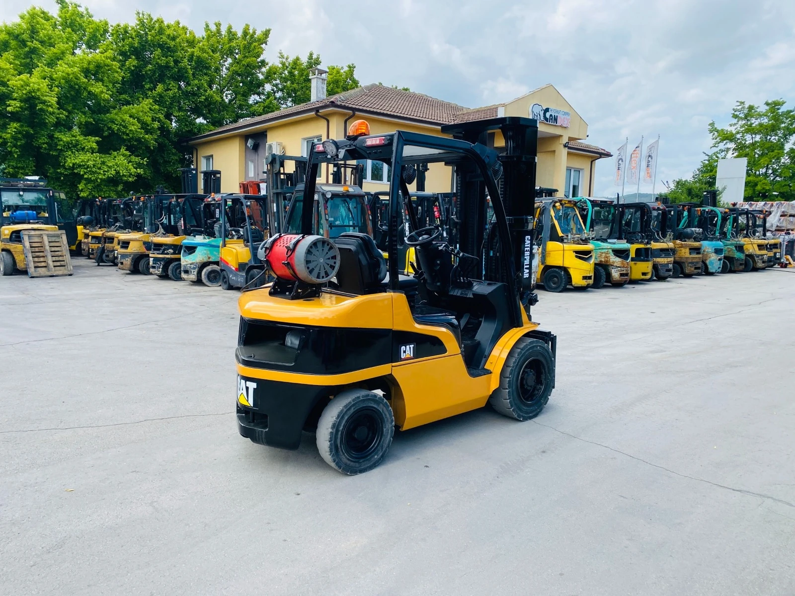 ������� Cat ������� ����������, ������� | Mobile.bg � ����������� 3