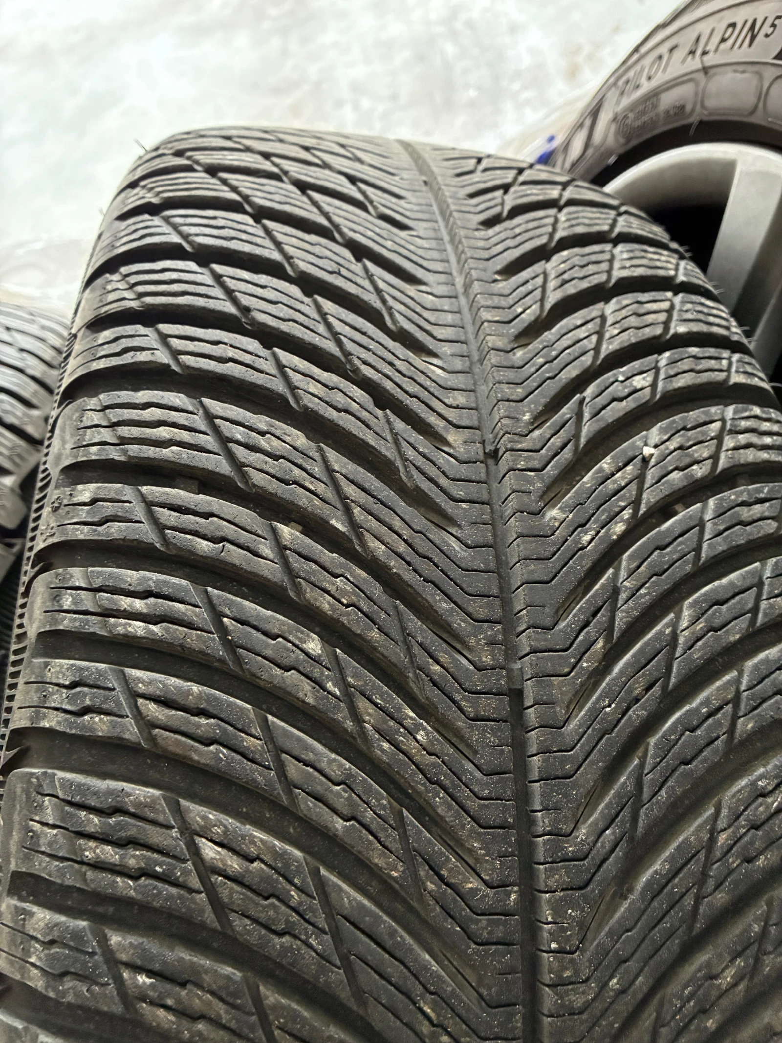���� 225/45R18 | Mobile.bg � ����������� 3