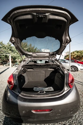 Peugeot 208, снимка 15