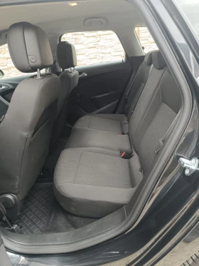 Opel Astra Sports Tourer , снимка 11