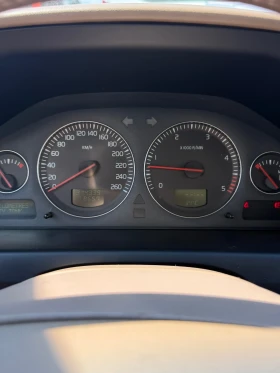 Volvo V70 2.4d ПЪРВИ СОБСТВЕНИК!, снимка 9