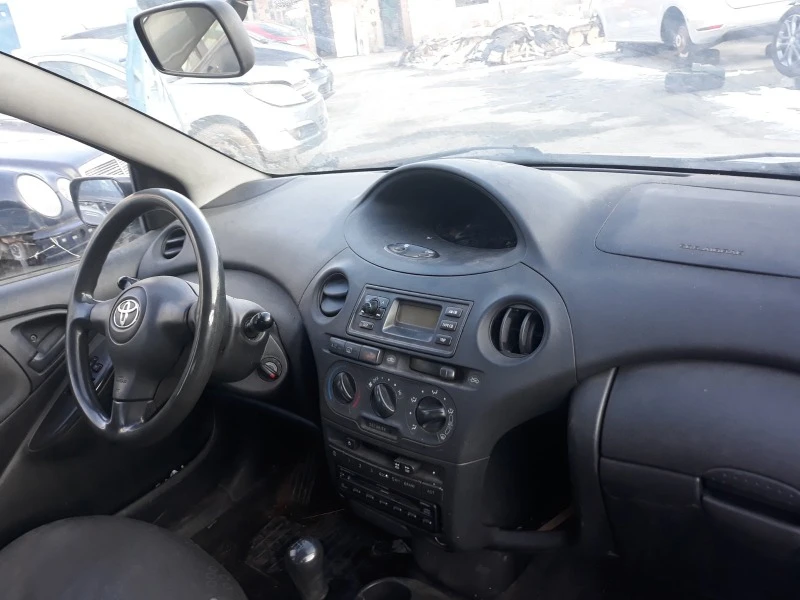 Toyota Yaris 1.4  d, снимка 5 - Автомобили и джипове - 39661973