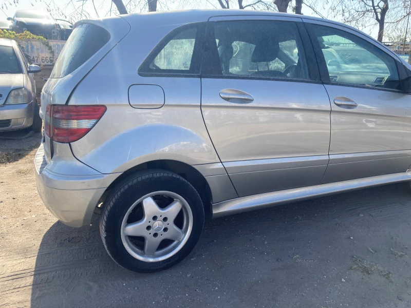 Mercedes-Benz B 200 2.0 i, снимка 3 - Автомобили и джипове - 42833468