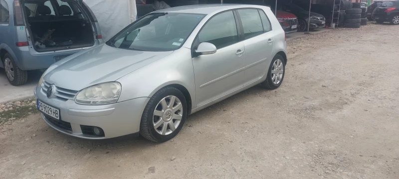 VW Golf 2.0 -140 коня , снимка 2 - Автомобили и джипове - 49503654