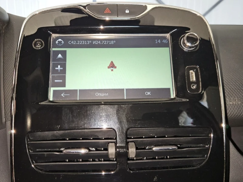 Renault Clio Нави, 1.5dci 90k.c , снимка 11 - Автомобили и джипове - 50924634