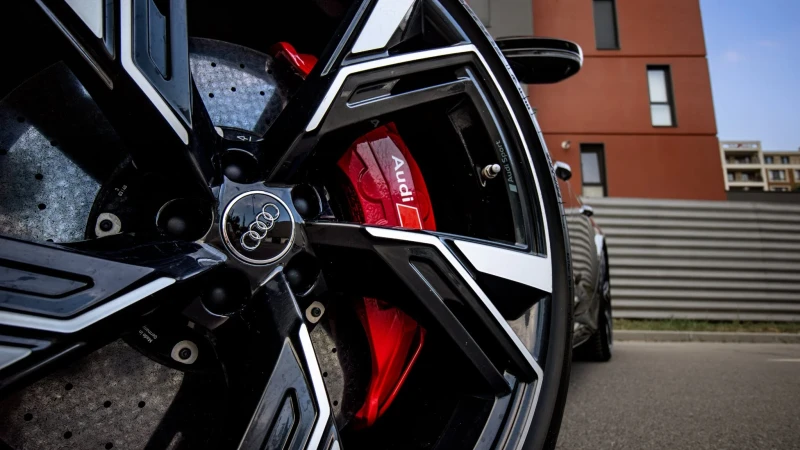 Audi Rs6 CERAMIC/Led/Head Up/Soft/Stage 2/360/B&O, снимка 9 - Автомобили и джипове - 51022767