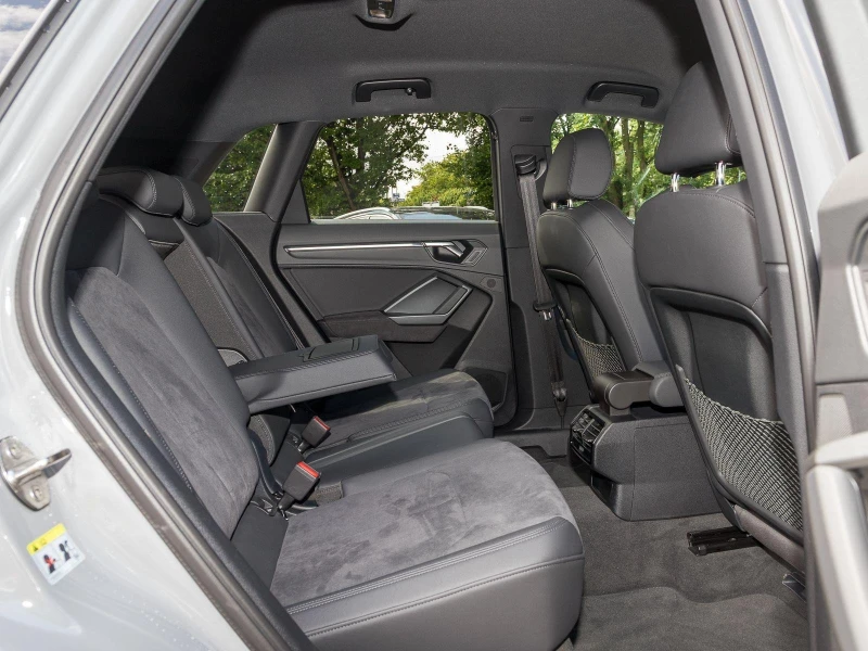 Audi RSQ3 2.5 TFSI/ LED MATRIX/ VIRTUAL COCKPIT/ BLACK OPTIC, снимка 7 - Автомобили и джипове - 51168249