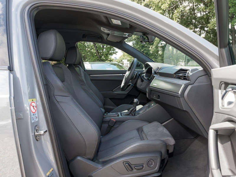 Audi RSQ3 2.5 TFSI/ LED MATRIX/ VIRTUAL COCKPIT/ BLACK OPTIC, снимка 15 - Автомобили и джипове - 51168249