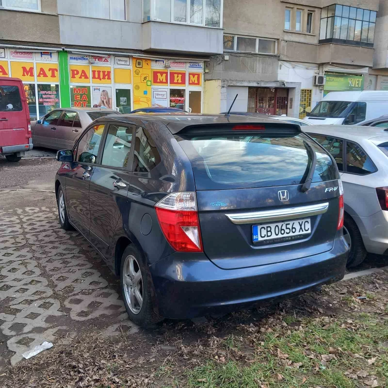 Honda Fr-v, снимка 5 - Автомобили и джипове - 51692119