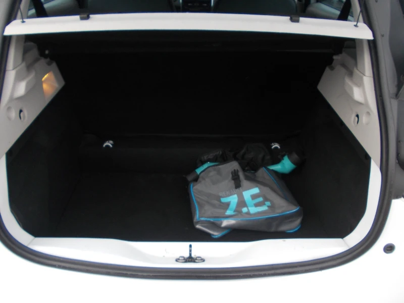 Renault Zoe, снимка 6 - Автомобили и джипове - 52904823