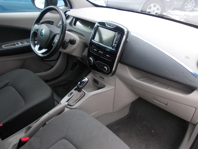 Renault Zoe, снимка 7 - Автомобили и джипове - 52904823