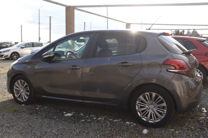 Peugeot 208, снимка 4 - Автомобили и джипове - 53141813