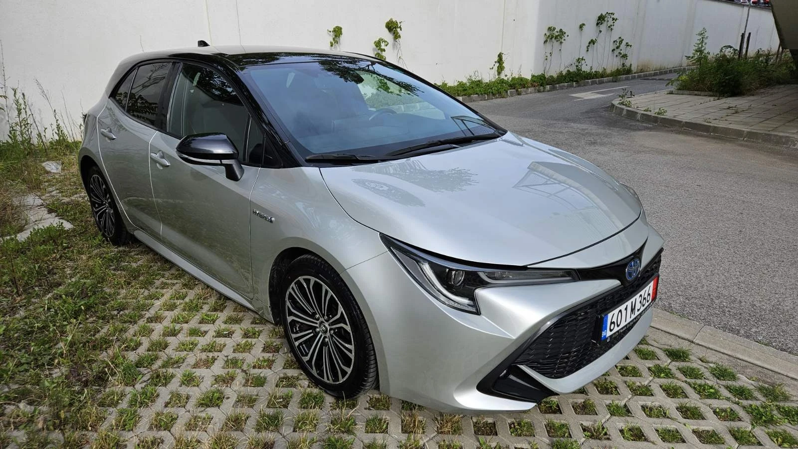 Toyota Corolla 2.0 Hybrid BiTonale - изображение 2