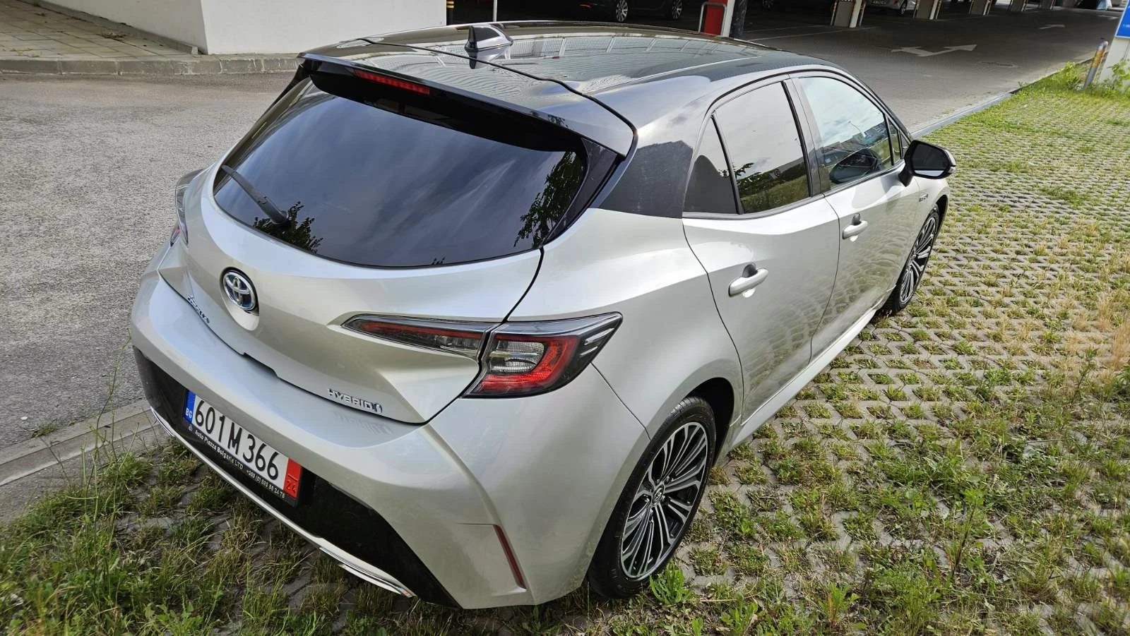 Toyota Corolla 2.0GR Sport Hybrid - изображение 6