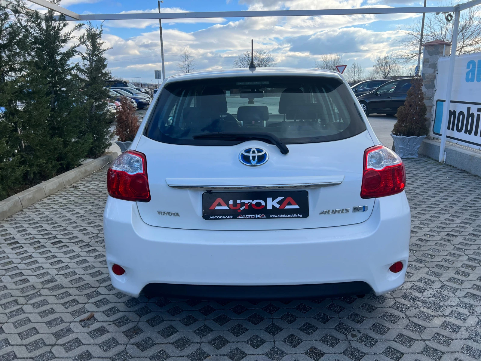 Toyota Auris 1.8Hybrid-99кс= АВТОМАТ= 125хил.км= НАВИ= КАМЕРА - изображение 4