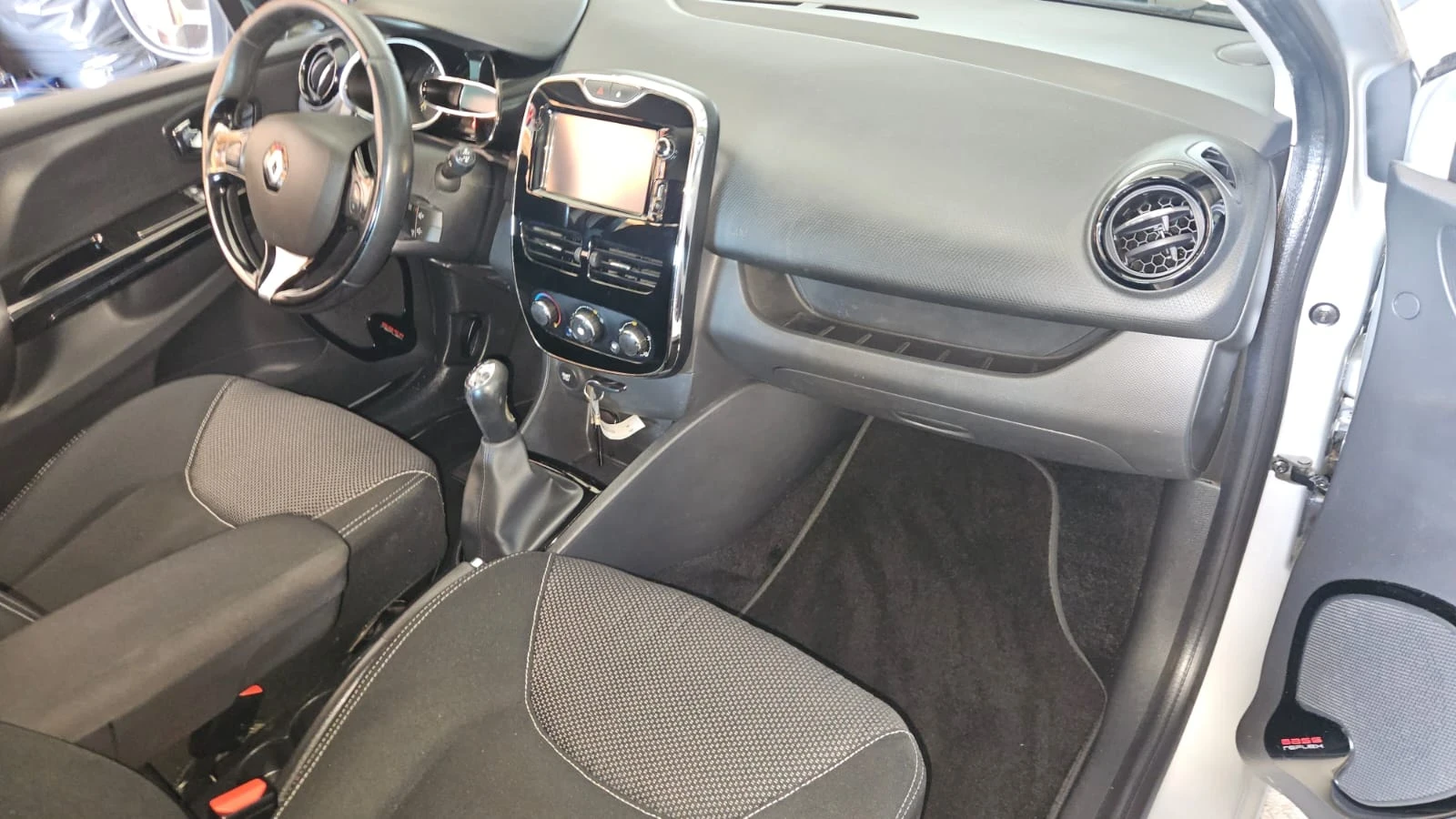 Renault Clio Нави, 1.5dci 90k.c  - изображение 9