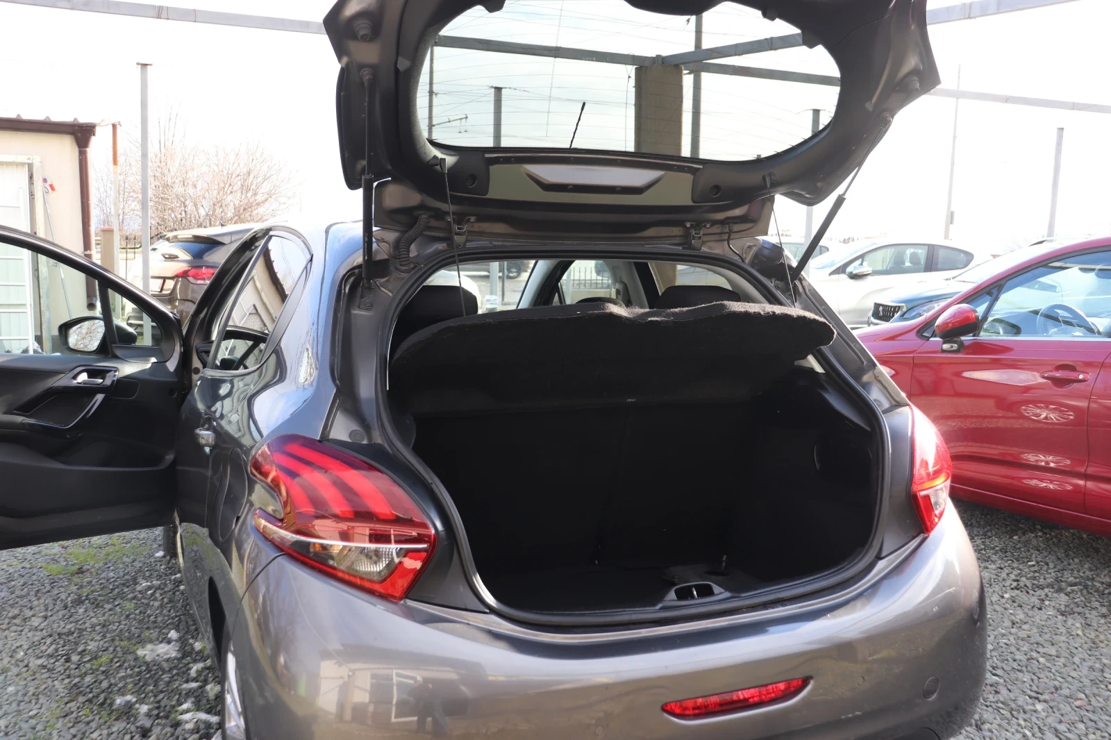 Peugeot 208 | Mobile.bg � ����������� 8