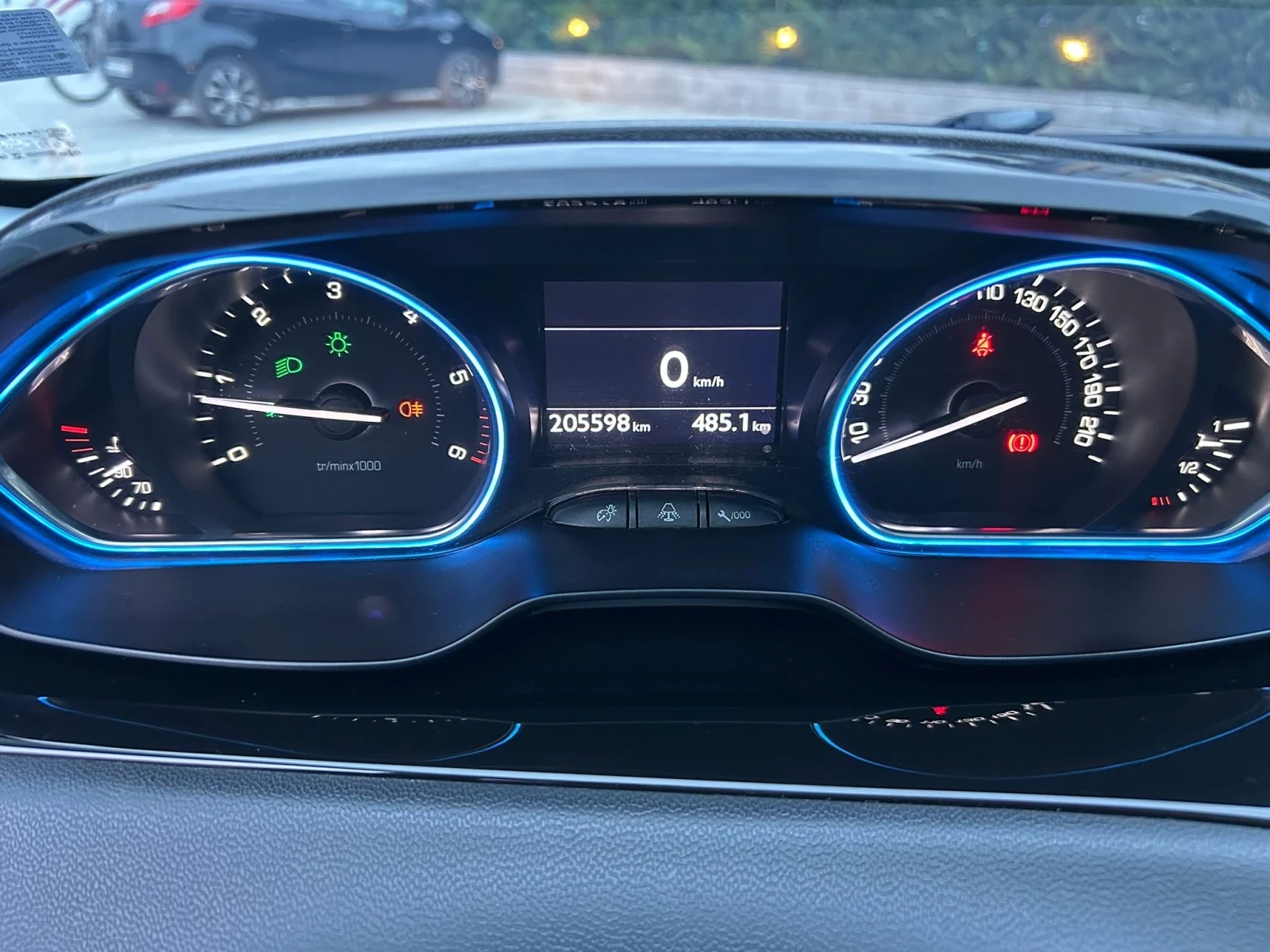 Peugeot 208 1.6 e-hdi 115kc - изображение 10