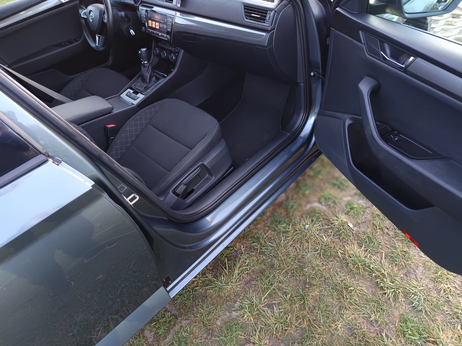 Skoda Superb, снимка 9 - Автомобили и джипове - 53731510